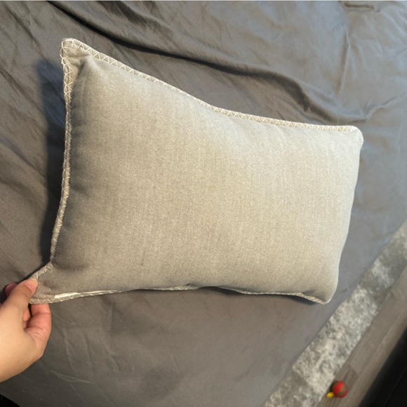 NWOT “Hello Winter” grey throw pillow with red mitten accents - Picture 4 of 7